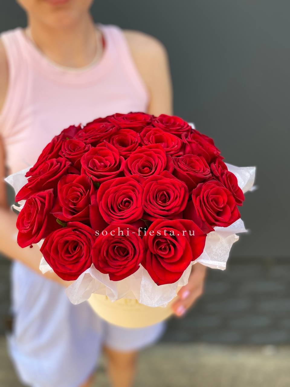 свадебная композиция с пионами и эустомой в Волжские