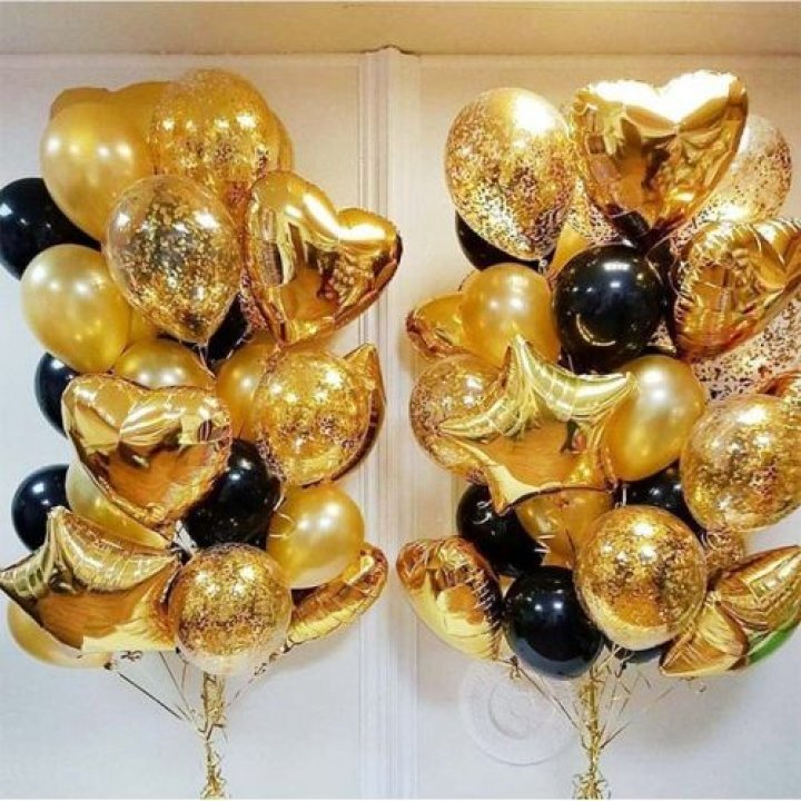 Фонтан шаров "Чёрное золото" в Волжские