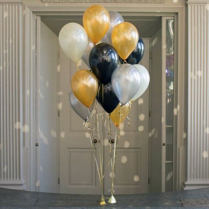 Фонтан шаров "Фаерворк" в Волжские