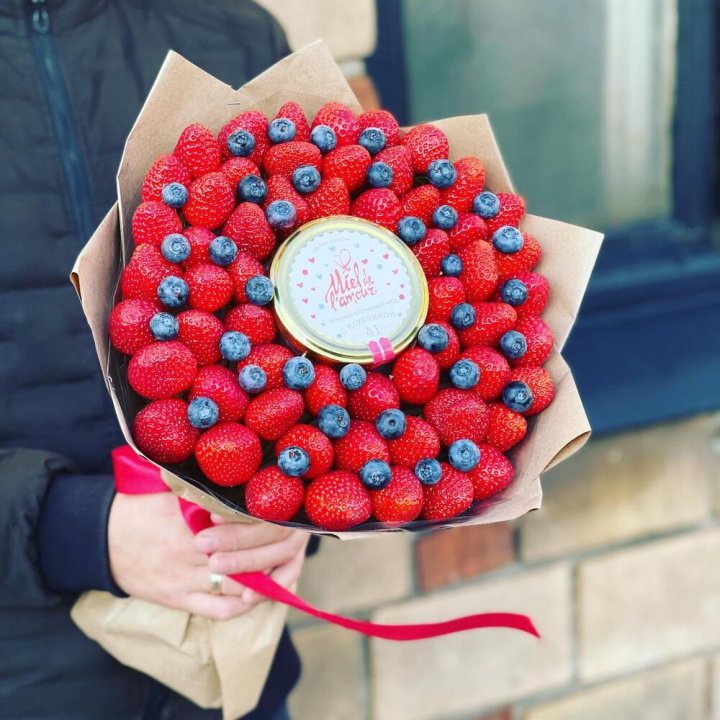 "Клубника и мёд" в Волжские