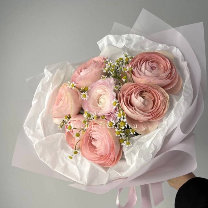 Ранункулюсы с ромашками в Волжские