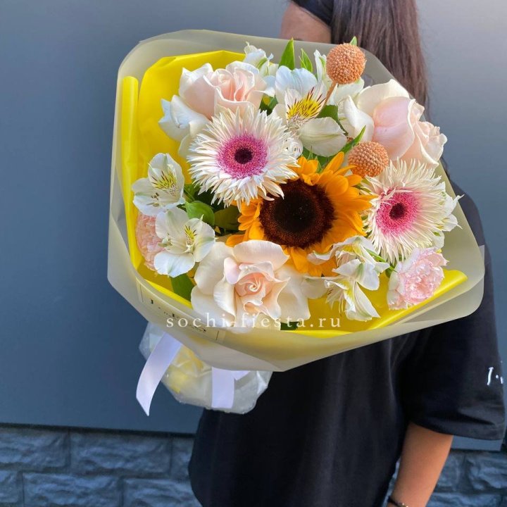 Букет с подсолнухом "Елоу" в Волжские