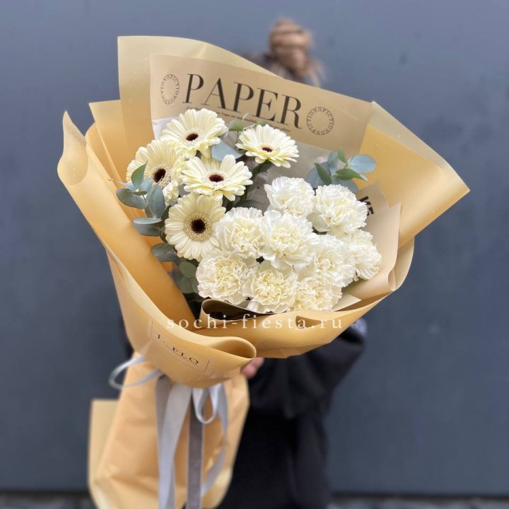  Букет с диантусами и герберами в Волжские