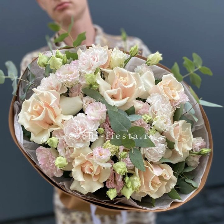  Букет кремовых роз "Мокко" в Волжские