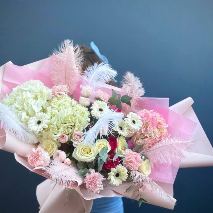 Дизайнерский букет "Валенсия-3" в Волжские