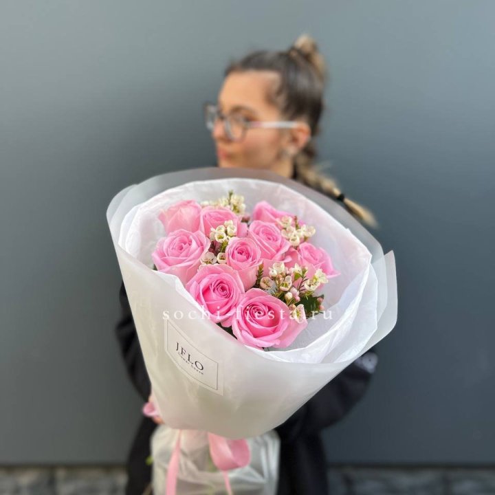 Букет розовых роз  в Волжские