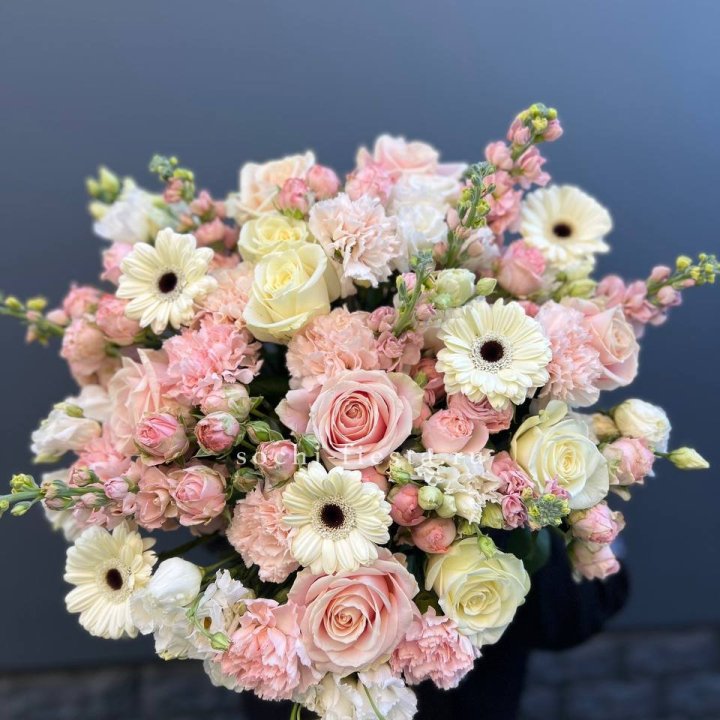 Авторский букет "Нежный" в Волжские