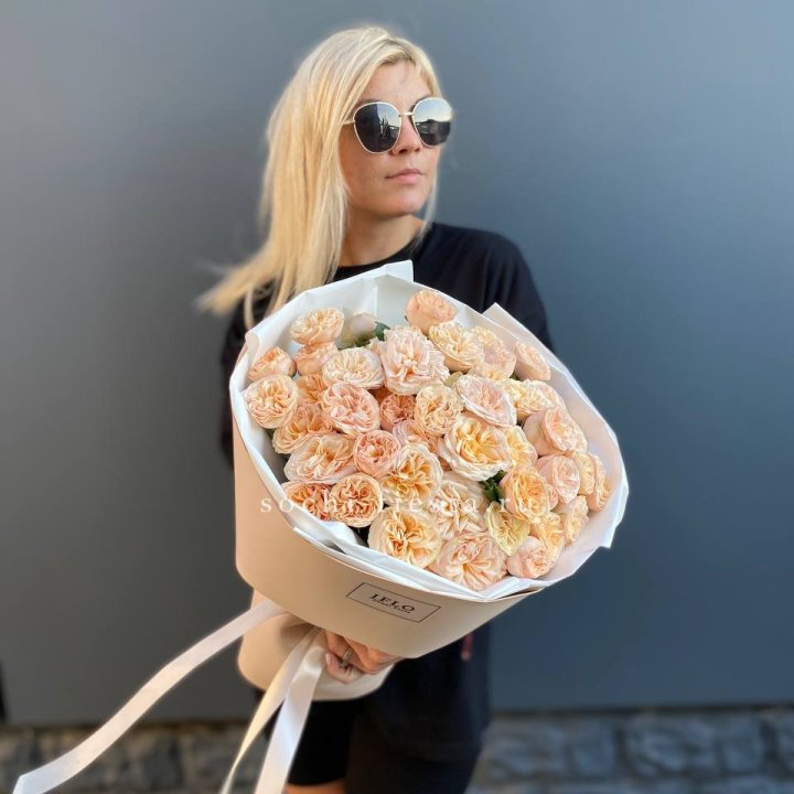 15 пионовидных роз №2 в Волжские