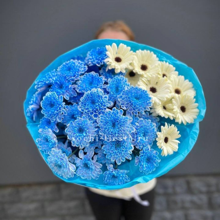 Букет хризантем и гербер в Волжские