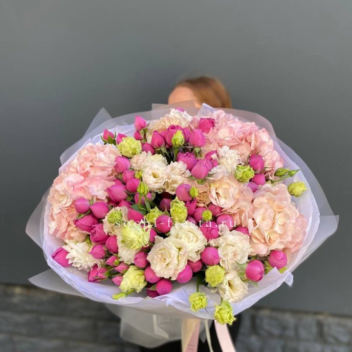  Букет  гортензий и Мисти в Волжские