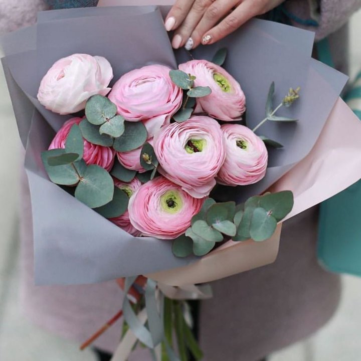 Ранункулюсы с эвкалиптом №1 в Волжские