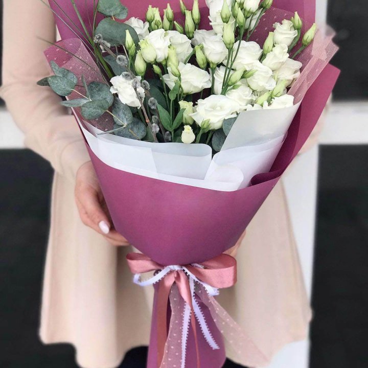 Эустомы с эвкалиптом в Волжские