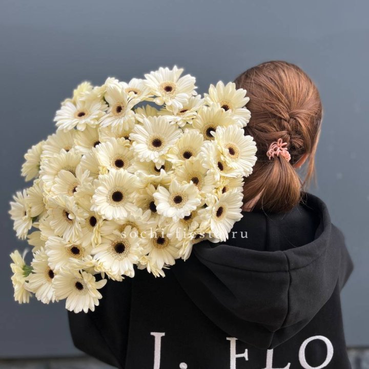 51 гербера в Волжские