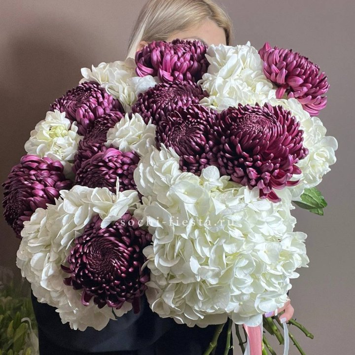 Охапка Бигуди и гортензий в Волжские