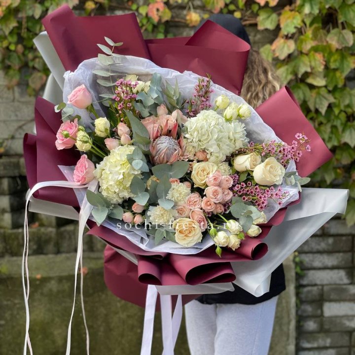 Авторский букет с протеей №1 в Волжские