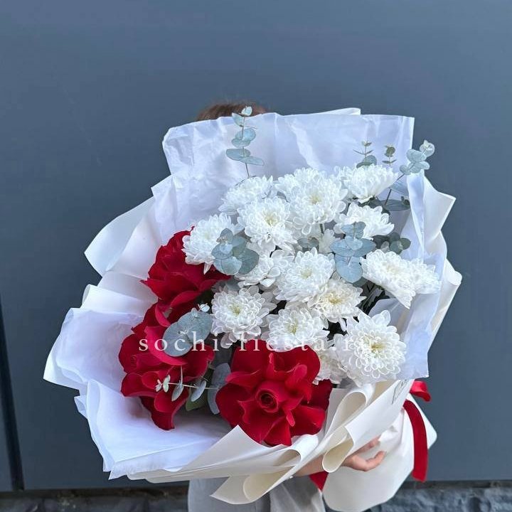 Дуо розы и хризантемы в Волжские