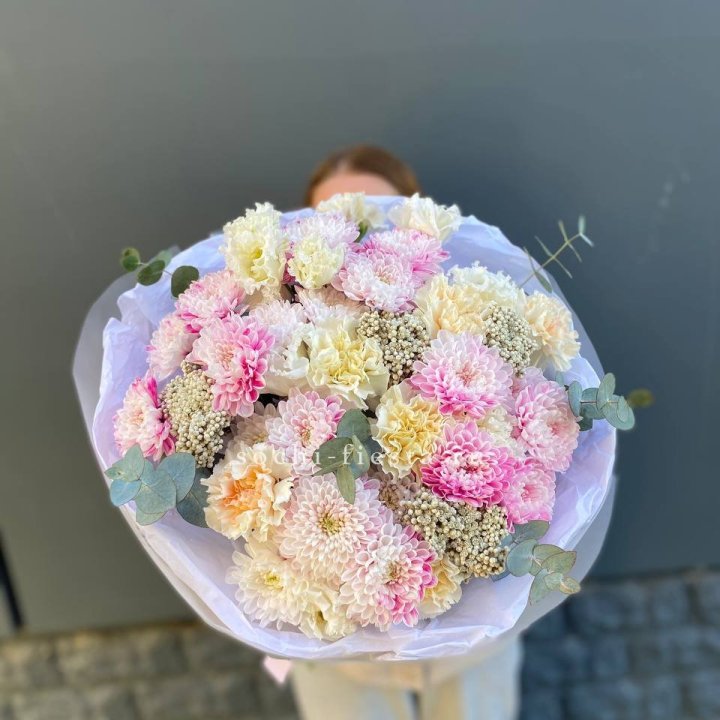 Букет из стойких цветов  в Волжские