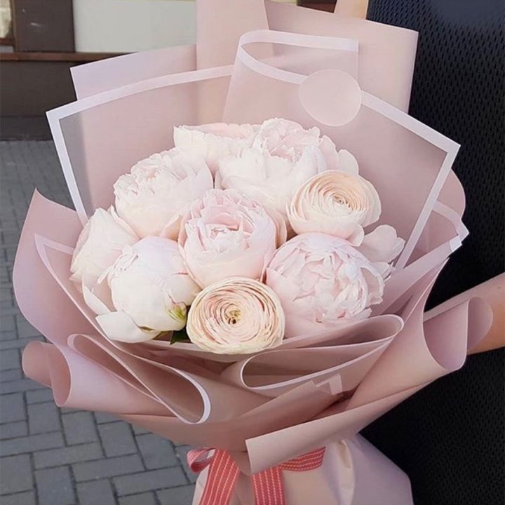 Пионы и ранункулюсы в Волжские