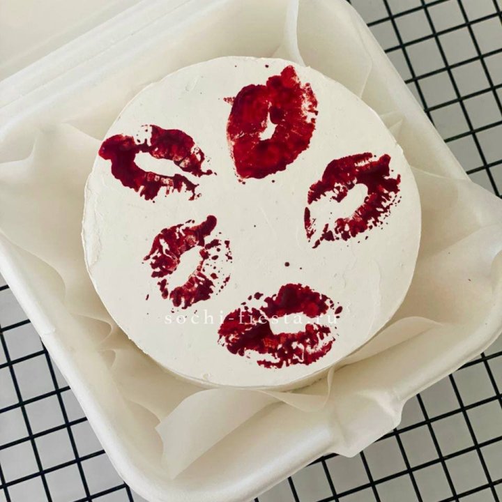 Бенто-торт "Поцелуй" в Волжские