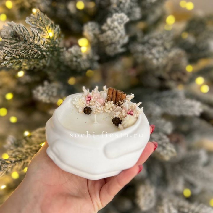 Свеча ароматическая в гипсе Руки с корицей в Волжские