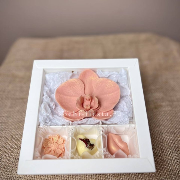 Конфеты из шоколада с Орхидеей в Волжские