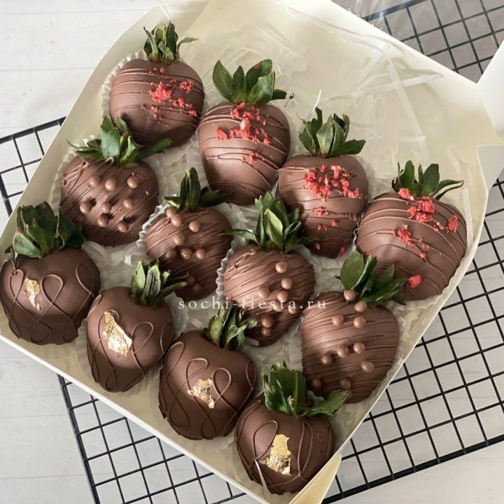 Клубника в шоколаде 12 ягод в Волжские