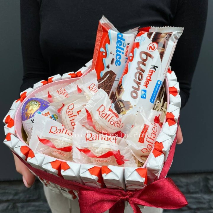 Подарочный набор сердце с Киндерами и Рафаэлло в Волжские