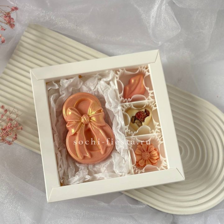 Конфеты из шоколада 8 Марта в Волжские