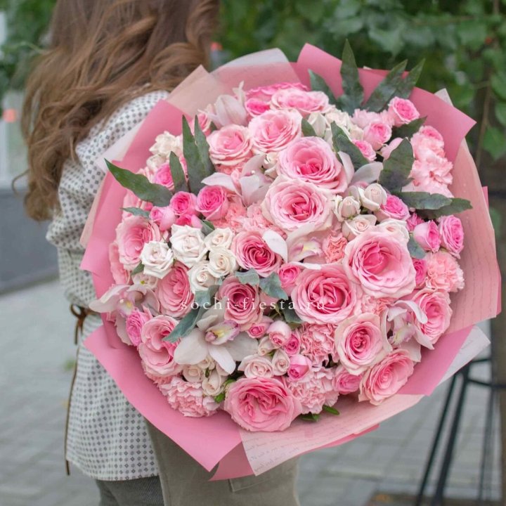 Дизайнерский букет "Барби" в Волжские