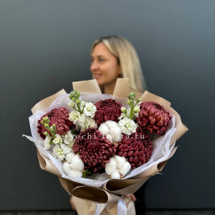 Хризантемы с маттиолой в Волжские