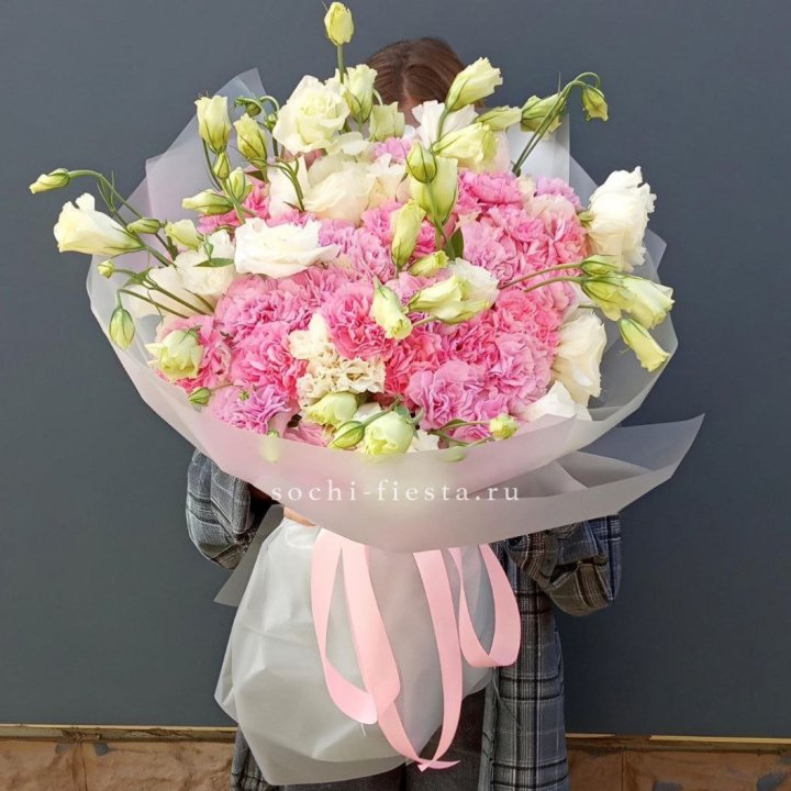 Букет из эустом и диантусов  в Волжские