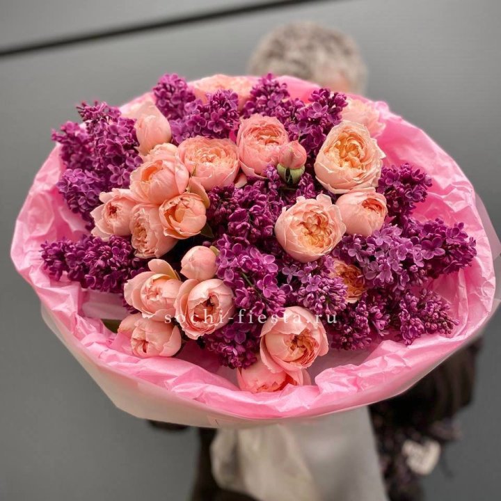  Дуо букет из кустовых роз и сирени в Волжские