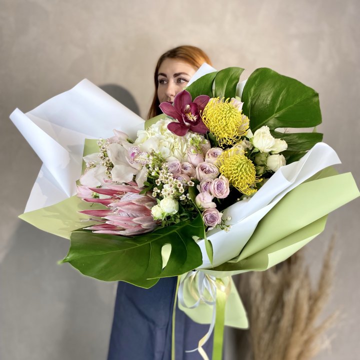 Дизайнерский букет экзотики в Волжские