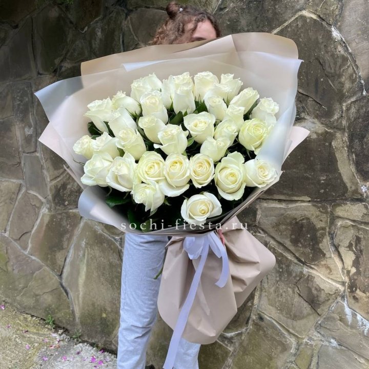 35 голландских роз в Волжские