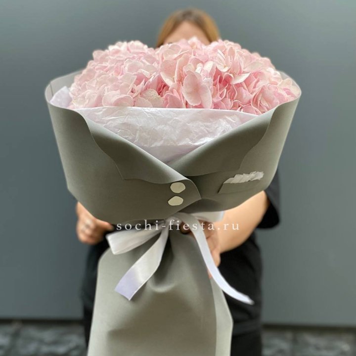  Букет  пиджачок из 5 гортензий в Волжские