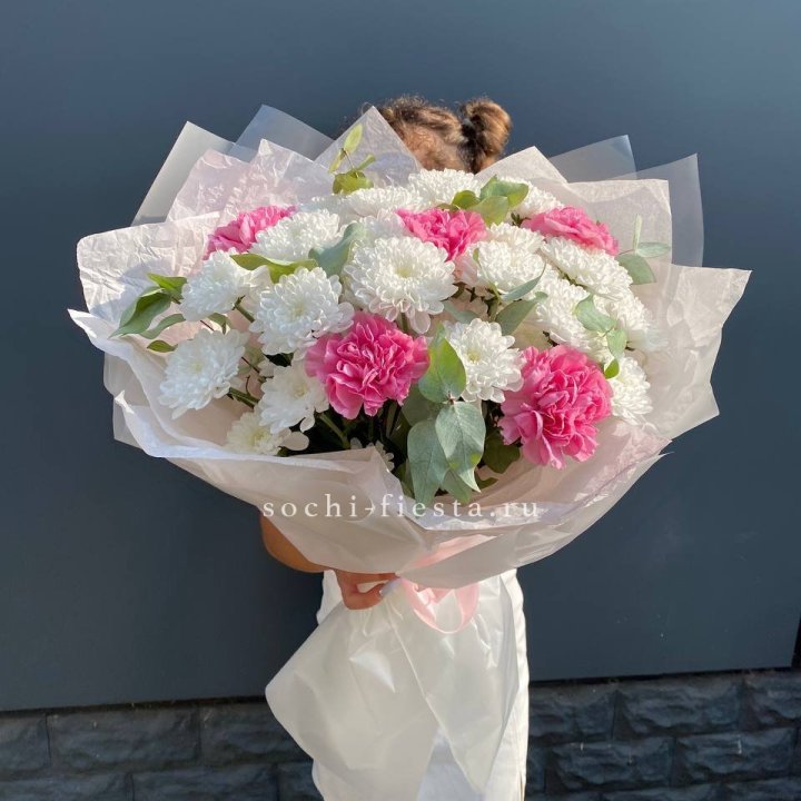  Букет  хризантем и диантусов "Воздушный" в Волжские