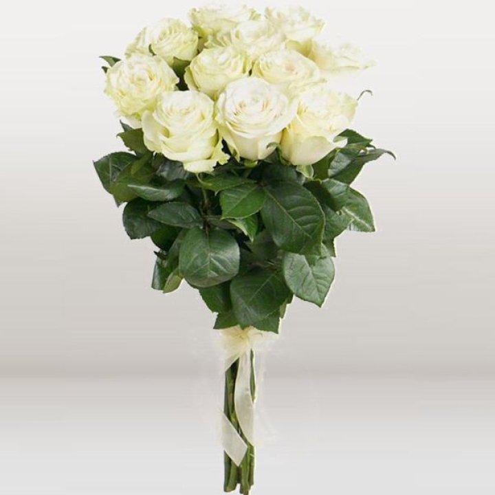 11 белых голландских роз в Волжские