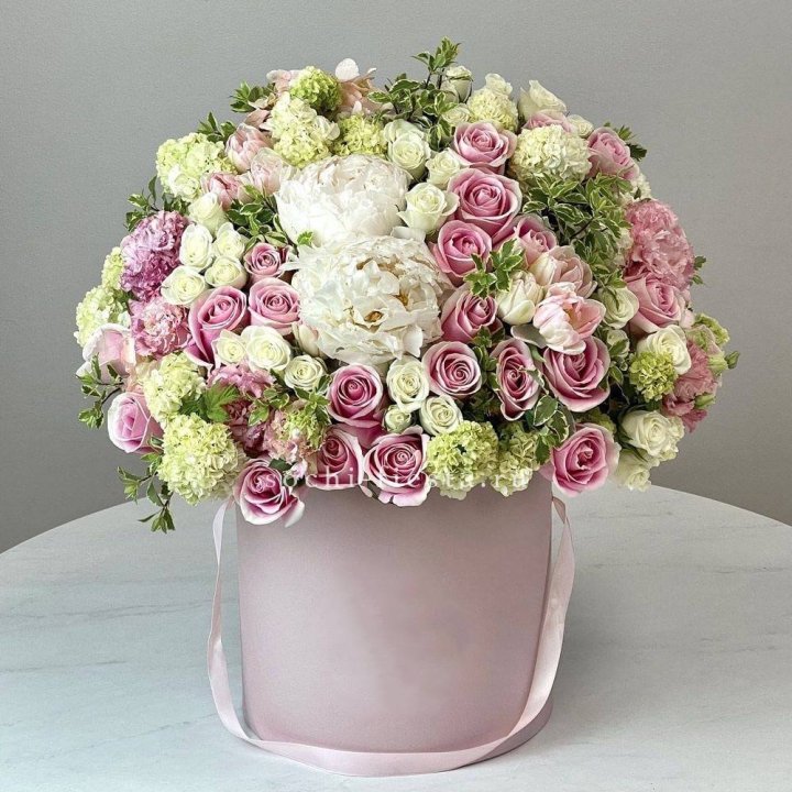 Цветочный бокс "Фантастик" в Волжские