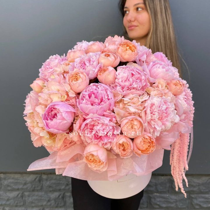 Коробка с пионами "Дабл фловер" в Волжские