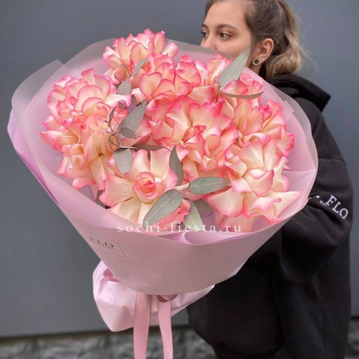 9 французских роз Джумилия в Волжские