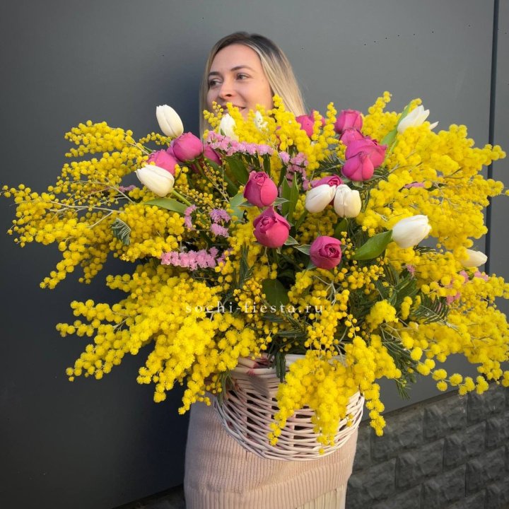 Цветочная корзина с мимозой "Спринг" в Волжские