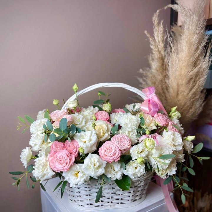 Цветочная корзина "Пинки вайт" в Волжские