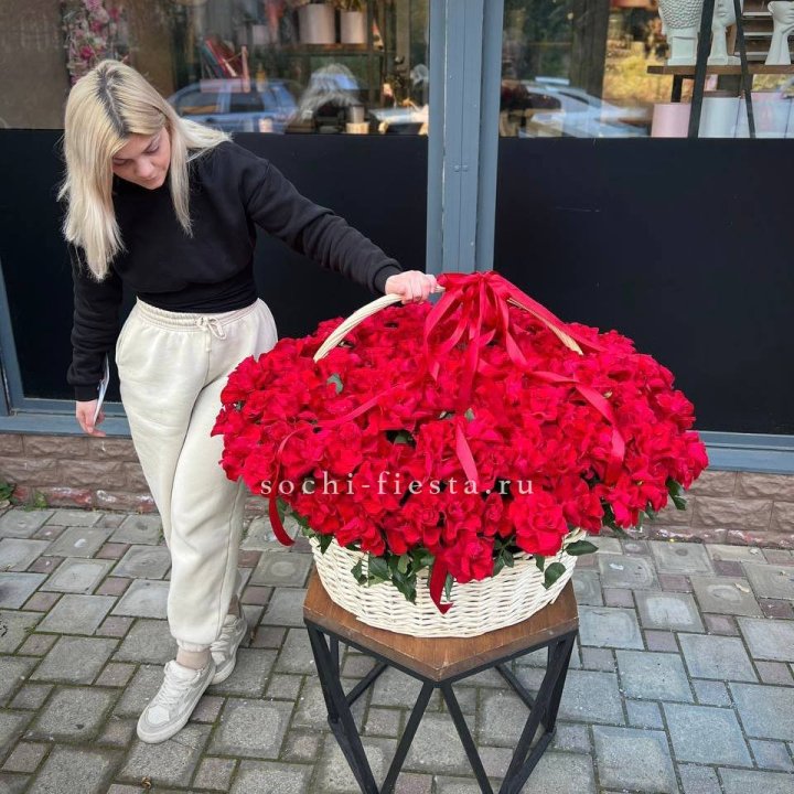 201 французская красная роза в Волжские