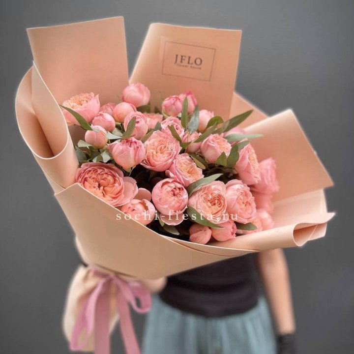 Букет из 9 кустовых роз Джульетта в Волжские