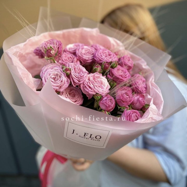 Пионовидные розы Мадам Бомбастик Pink в Волжские