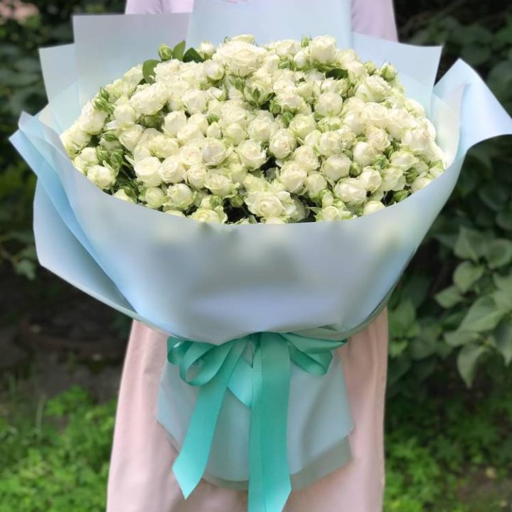 51 белая кустовая роза в Волжские