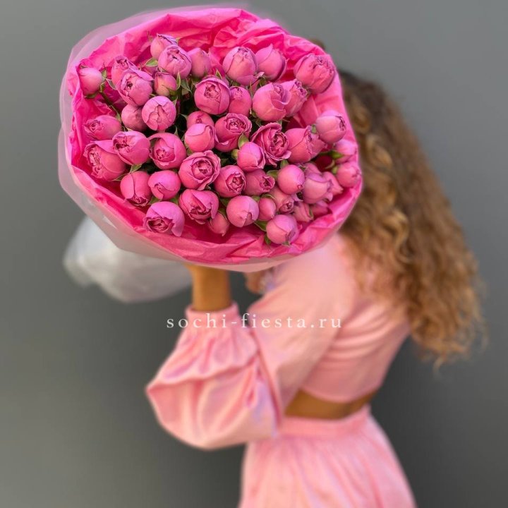 Букет из пионовидных роз  в Волжские