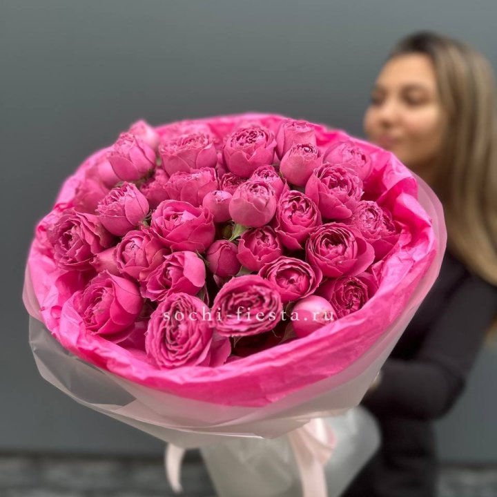 Букет из пионовидных роз  в Волжские