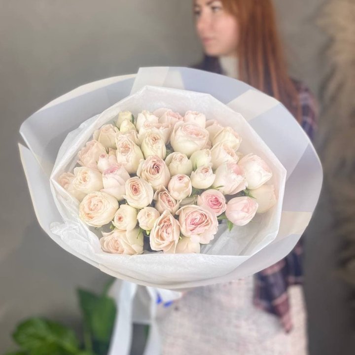 Букет кустовых роз в Волжские