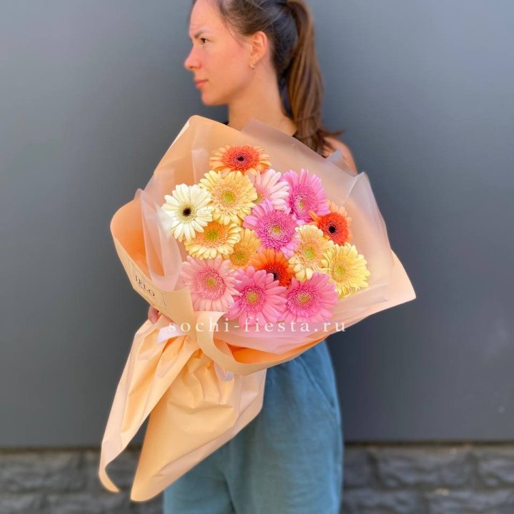 Букет разноцветных гербер в Волжские